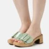 Gabor Comfort Clogs - Green