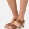 Gabor Comfort Sandalen Met Sleehak - Cognac 1 Gabor Comfort Sandalen Met Sleehak - Cognac -Gabor Winkel abe4f0b0c5f8422781f95aa65565941e