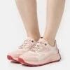 Gabor Comfort Sneakers Laag - Light Rose 2 Gabor Comfort Sneakers Laag - Light Rose -Gabor Winkel d774520ee7d549b9aecf6175f2bcd1b8